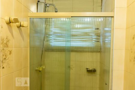 Apartamento à venda com 300m², 6 quartos e 4 vagas Apartamento à venda com 300m², 6 quartos e 4 vagasBanheiro da Suíte 3 - Box