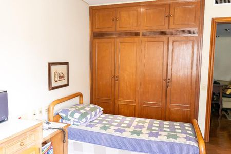 Apartamento à venda com 300m², 6 quartos e 4 vagas Apartamento à venda com 300m², 6 quartos e 4 vagasSuíte 3 - Armários