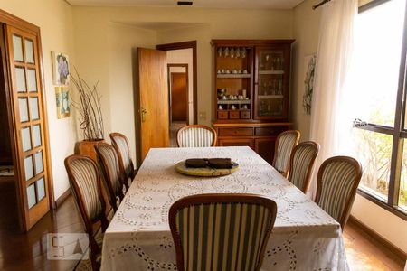Apartamento à venda com 300m², 6 quartos e 4 vagas Apartamento à venda com 300m², 6 quartos e 4 vagasSala de Jantar