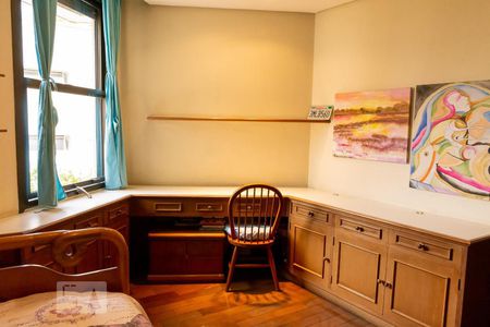 Apartamento à venda com 300m², 6 quartos e 4 vagas Apartamento à venda com 300m², 6 quartos e 4 vagasSuíte 2