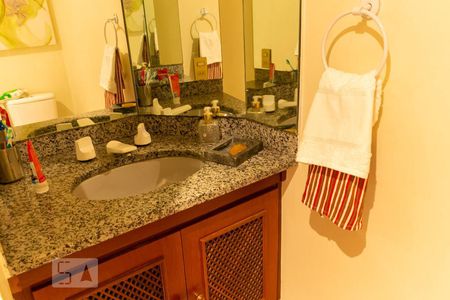 Lavabo de apartamento para alugar com 6 quartos, 300m² em Santana, São Paulo