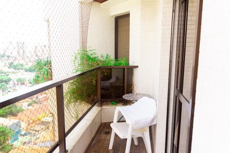 Apartamento à venda com 300m², 6 quartos e 4 vagas Apartamento à venda com 300m², 6 quartos e 4 vagasVaranda da Suíte master