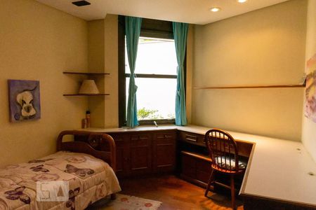 Apartamento à venda com 300m², 6 quartos e 4 vagas Apartamento à venda com 300m², 6 quartos e 4 vagasSuíte 2