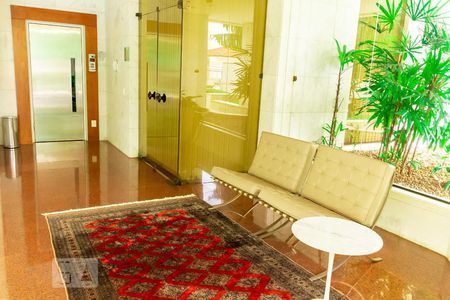 Apartamento à venda com 300m², 6 quartos e 4 vagas Apartamento à venda com 300m², 6 quartos e 4 vagasHall de Entrada