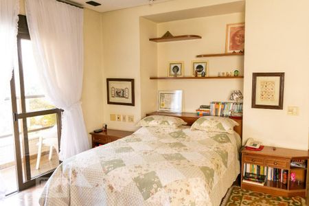 Apartamento à venda com 300m², 6 quartos e 4 vagas Apartamento à venda com 300m², 6 quartos e 4 vagasSuíte master