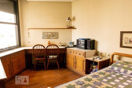 Apartamento à venda com 300m², 6 quartos e 4 vagas Apartamento à venda com 300m², 6 quartos e 4 vagasSuíte 3