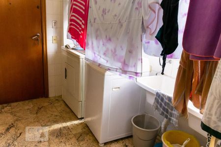 Apartamento à venda com 300m², 6 quartos e 4 vagas Apartamento à venda com 300m², 6 quartos e 4 vagasÁrea de Serviço