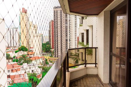 Apartamento à venda com 300m², 6 quartos e 4 vagas Apartamento à venda com 300m², 6 quartos e 4 vagasVaranda da Sala