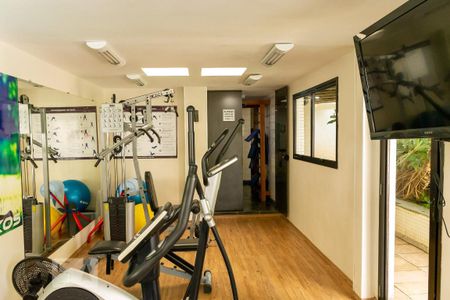 Apartamento à venda com 300m², 6 quartos e 4 vagas Apartamento à venda com 300m², 6 quartos e 4 vagasÁrea comum - Academia