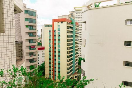 Apartamento à venda com 300m², 6 quartos e 4 vagas Apartamento à venda com 300m², 6 quartos e 4 vagasVista da Suíte 1