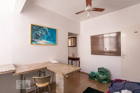 Sala/Cozinha de apartamento à venda com 1 quarto, 34m² em Centro Histórico, Porto Alegre