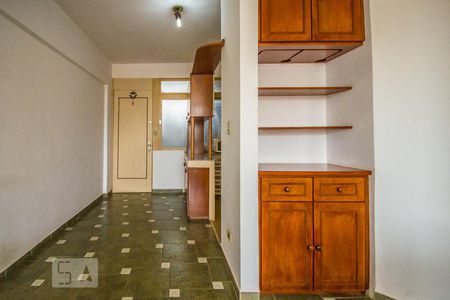 Sala de apartamento para alugar com 1 quarto, 56m² em Cambuí, Campinas