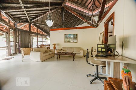 Sala de casa à venda com 5 quartos, 1800m² em Maceio, Niterói