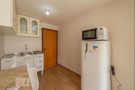 Cozinha de apartamento para alugar com 1 quarto, 25m² em Setor Sudoeste, Brasília