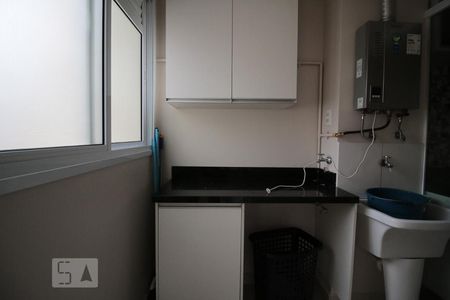 area de serviço de apartamento para alugar com 1 quarto, 62m² em Vila Ipojuca, São Paulo