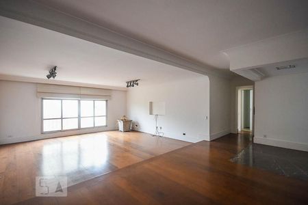 Apartamento à venda com 220m², 4 quartos e 4 vagasSala