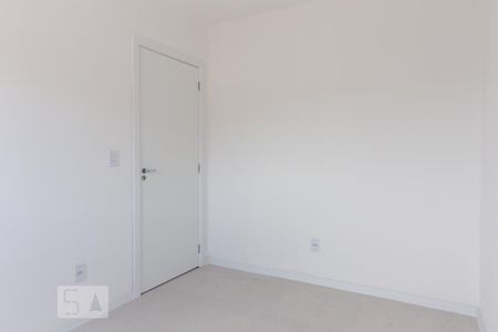 Quarto  de apartamento para alugar com 2 quartos, 76m² em Santa Maria Goretti, Porto Alegre