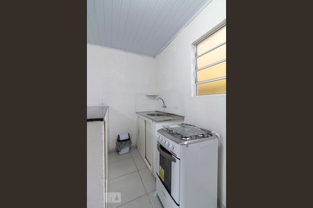 Cozinha de kitnet/studio para alugar com 1 quarto, 17m² em Vila Hermínia, Guarulhos