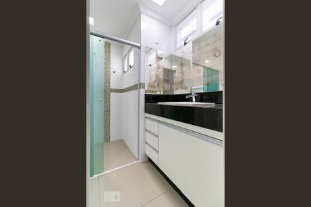 Banheiro da suíte de apartamento para alugar com 2 quartos, 150m² em Vila Industrial, Campinas