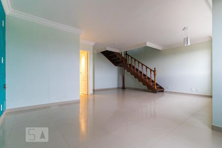 Sala piso inferior de apartamento para alugar com 2 quartos, 150m² em Vila Industrial, Campinas