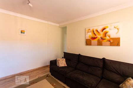 Sala de TV de casa à venda com 4 quartos, 200m² em Jardim Sarah, São Paulo