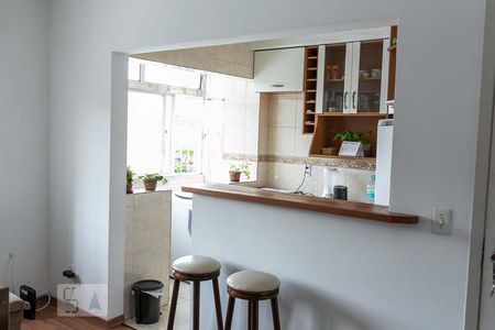 Cozinha de apartamento à venda com 1 quarto, 40m² em Medianeira, Porto Alegre