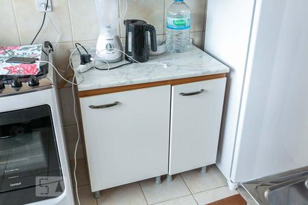 Cozinha de apartamento à venda com 1 quarto, 40m² em Medianeira, Porto Alegre