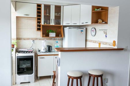 Cozinha de apartamento à venda com 1 quarto, 40m² em Medianeira, Porto Alegre