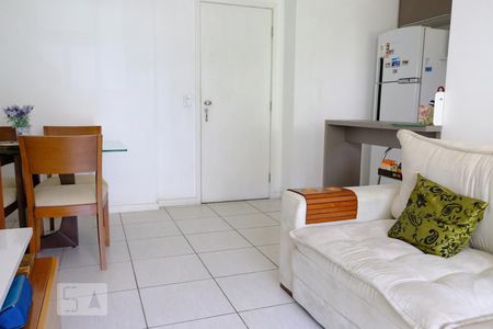 Sala de apartamento à venda com 2 quartos, 69m² em Camorim, Rio de Janeiro