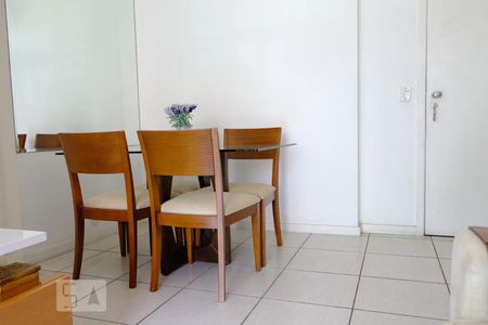 Sala de apartamento à venda com 2 quartos, 69m² em Camorim, Rio de Janeiro