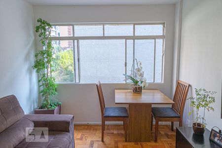 Sala de apartamento à venda com 3 quartos, 90m² em Bela Vista, São Paulo