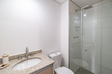 Banheiro de kitnet/studio para alugar com 1 quarto, 23m² em Pinheiros, São Paulo