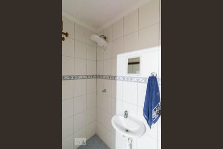 Banheiro de casa para alugar com 1 quarto, 30m² em Vila Yara, Osasco