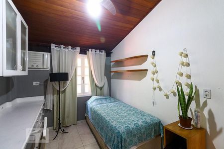 Quarto 1 de casa para alugar com 2 quartos, 60m² em Recreio dos Bandeirantes, Rio de Janeiro