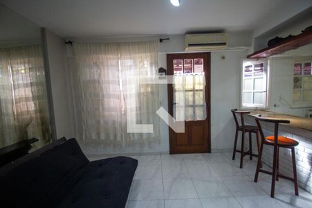 Sala de casa para alugar com 2 quartos, 60m² em Recreio dos Bandeirantes, Rio de Janeiro