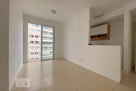 Sala de apartamento para alugar com 2 quartos, 45m² em Vicente de Carvalho, Rio de Janeiro