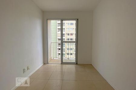 Sala de apartamento para alugar com 2 quartos, 45m² em Vicente de Carvalho, Rio de Janeiro