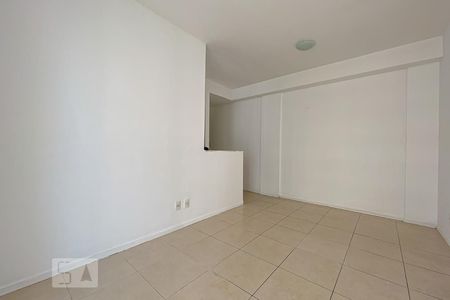 Sala de apartamento para alugar com 2 quartos, 45m² em Vicente de Carvalho, Rio de Janeiro