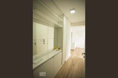 Corredor de entrada de apartamento à venda com 1 quarto, 42m² em Saúde, São Paulo