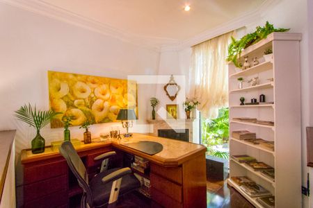 Sala de estar de casa para alugar com 4 quartos, 277m² em Vila Valparaíso, Santo André