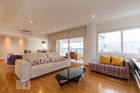 Sala de apartamento à venda com 4 quartos, 244m² em Vila Suzana, São Paulo