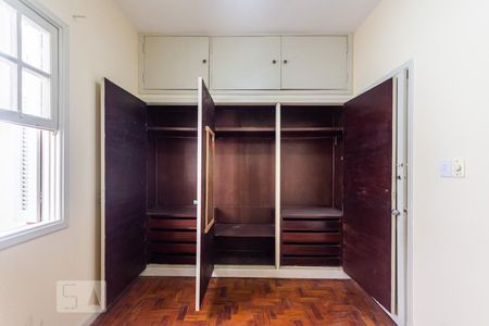 Casa para alugar com 126m², 2 quartos e 2 vagas Casa para alugar com 126m², 2 quartos e 2 vagasArmário quarto 2