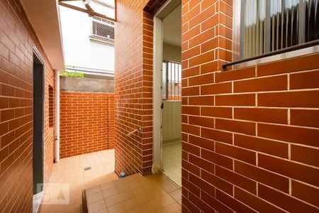 Casa para alugar com 126m², 2 quartos e 2 vagas Casa para alugar com 126m², 2 quartos e 2 vagasCorredor quintal