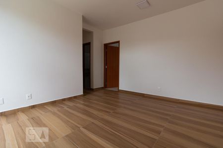 Sala de apartamento para alugar com 3 quartos, 76m² em Renascença, Belo Horizonte