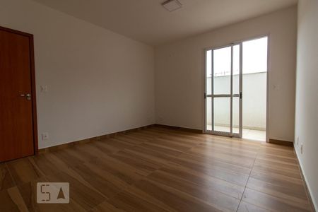 Sala de apartamento para alugar com 3 quartos, 76m² em Renascença, Belo Horizonte