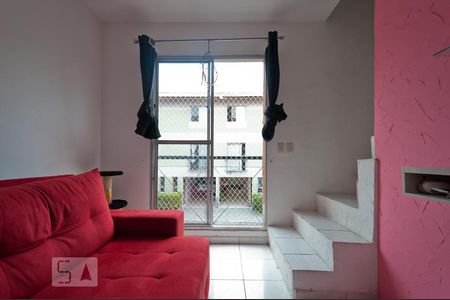 Sala de casa de condomínio para alugar com 2 quartos, 133m² em Vila Talarico, São Paulo