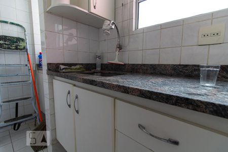 Cozinha de apartamento para alugar com 3 quartos, 60m² em Sagrada Família, Belo Horizonte