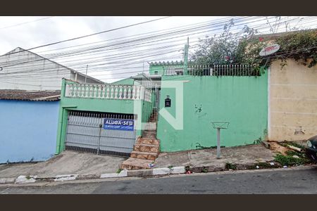 Fachada de casa à venda com 3 quartos, 100m² em Jardim Roberto, Osasco