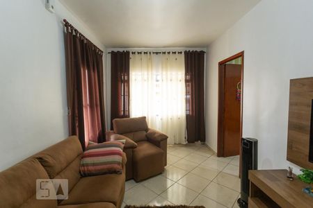 Casa à venda com 225m², 4 quartos e 2 vagasSala