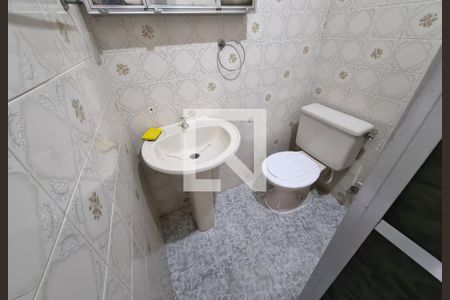 Banheiro de apartamento para alugar com 2 quartos, 55m² em Vila da Penha, Rio de Janeiro
